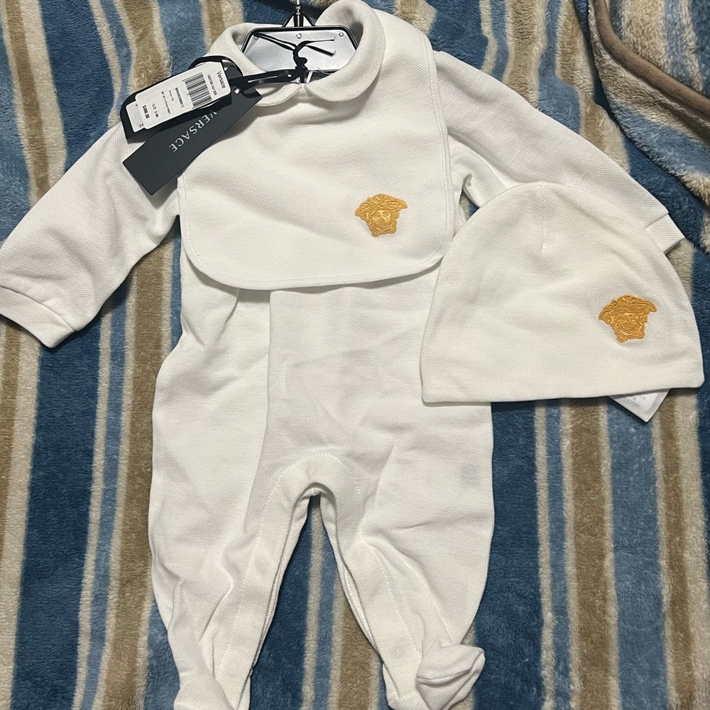 🔥 BRAND NEW BABY VERSACE 3 PIECE PIQUET 🔥